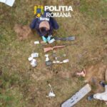 galerie foto arme letale ilegale ascunse in pamant si folosite la braconaj zeci de perchezitii in bistrita nasaud 11 suspecti vizati 69c94ab8715f6