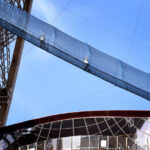 galerie foto turnul eiffel deschide o noua atractie pentru vizitatori un pod suspendat la 60 de metri 69ba67b710d3d