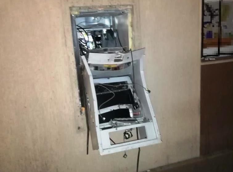 individul care a furat un bancomat de la irish pub se afla in penitenciarul tulcea si a fost arestat si in elvetia 69c9aeb8a4baa