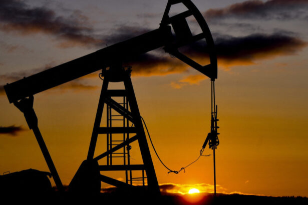 irakul a declarat forta majora pentru campurile petroliere exploatate de companii straine din cauza situatiei din stramtoarea ormuz 69be82dc2bfb2