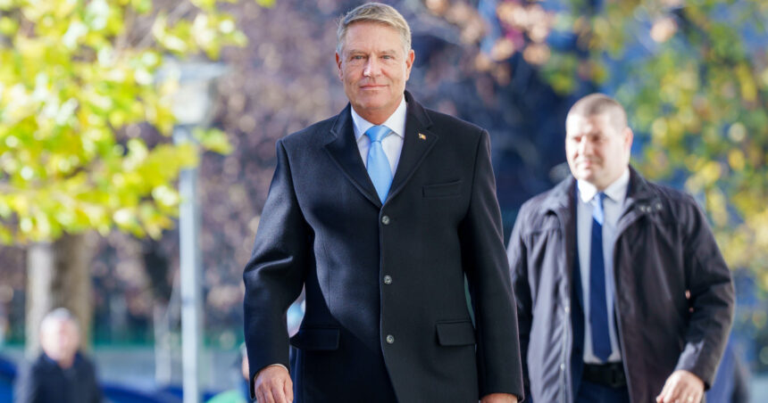 klaus iohannis impreuna cu sotia la slujba de florii la sibiu mesajul transmis de fostul presedinte 69c92085ba899