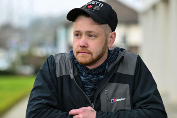 l am luat in brate ca sa nu ne arunce in aer povestea pacientului care a oprit un atac cu bomba intr un spital din marea britanie 69c8a567826d1