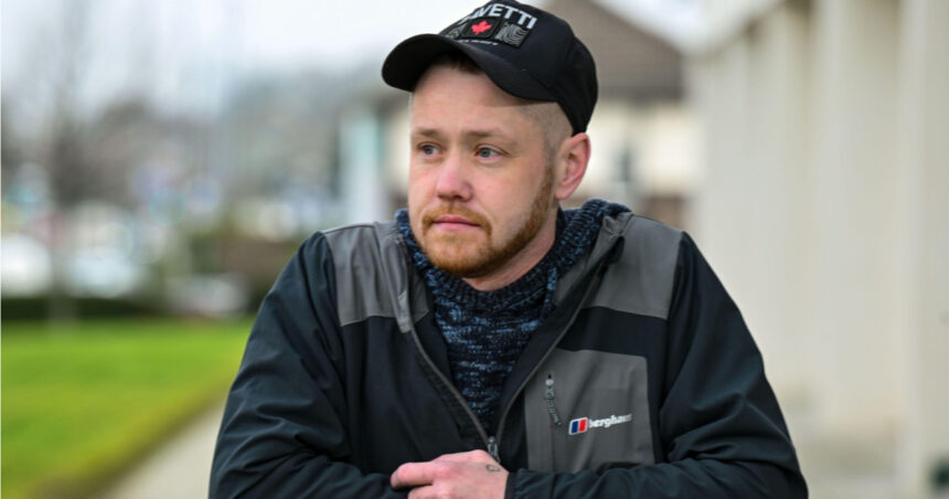 l am luat in brate ca sa nu ne arunce in aer povestea pacientului care a oprit un atac cu bomba intr un spital din marea britanie 69c8a567826d1