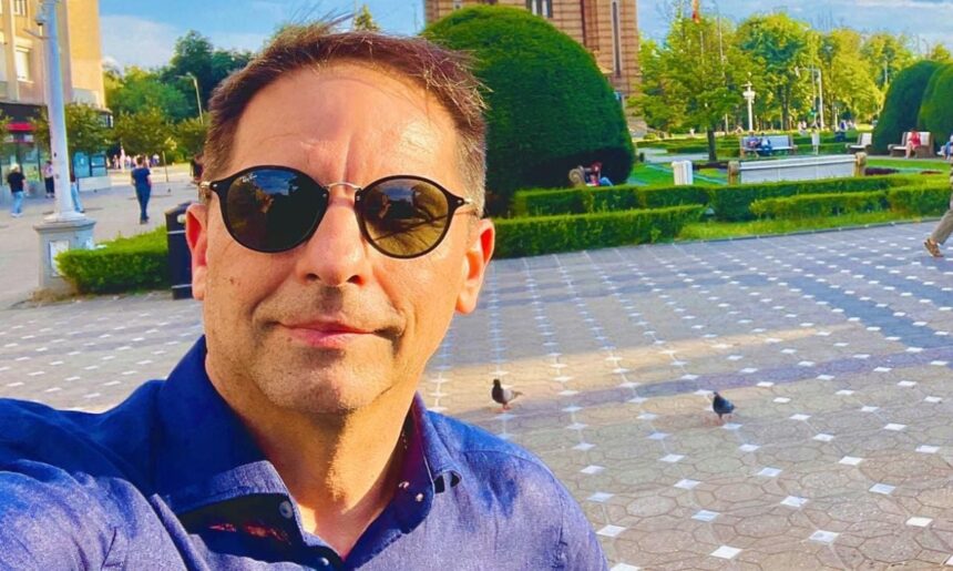 motivul pentru care dan negru nu a avut niciodata prieteni la serviciu nu e treaba mea a lui banica a loredanei care am lucrat la antene de unde are voiculescu banii 69b920ca551b7