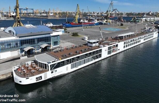 nava fluviala de pasageri viking rinda deschide sezonul de croaziere in portul constanta 69c7963c47048