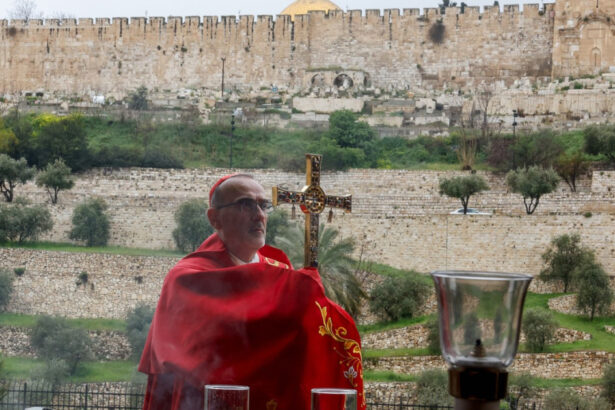 netanyahu autorizeaza accesul patriarhului latin al ierusalimului la biserica sfantului mormant dupa scandalul de floriile catolice 69ca2f095e252