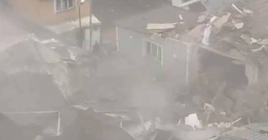 news alert explozie intr un district al istanbulului doua cladiri s au prabusit trei oameni au fost dusi la spital 69bfd442d2cf5