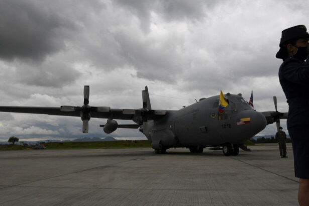 news alert un avion al armatei columbiene cu 110 de militari la bord s a prabusit la decolare 69c1769c51adb
