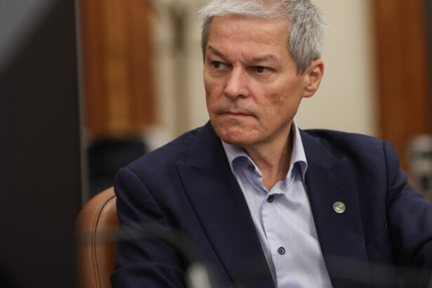 nicusor dan a anuntat ca il propune pe dacian ciolos pentru o functie importanta la nivel international 69c17726693f2