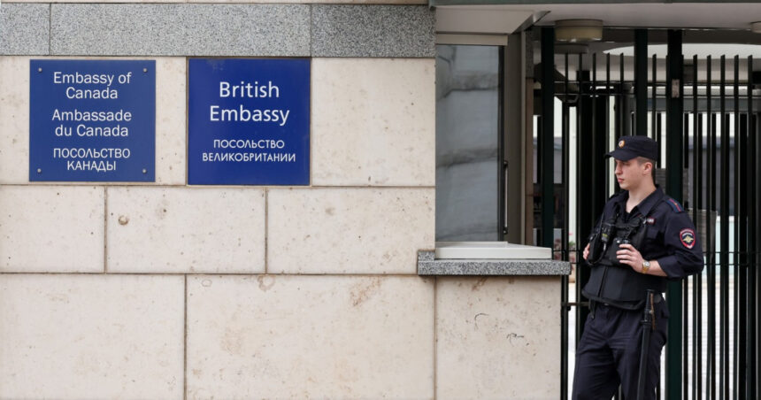 noi tensiuni moscova londra rusia acuza un diplomat britanic de spionaj si anunta expulzarea acestuia 69ca3d24f17d9
