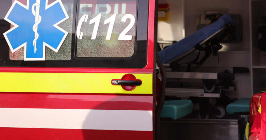 o adolescenta a ajuns la spital dupa ce a cazut dintr un autocar in mers pe un drum din bistrita nasaud 69ca59a237809