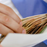 ocde avertizeaza ca munca la negru ramane extinsa in romania ce efecte au salariile in plic asupra economiei 69b9247526119