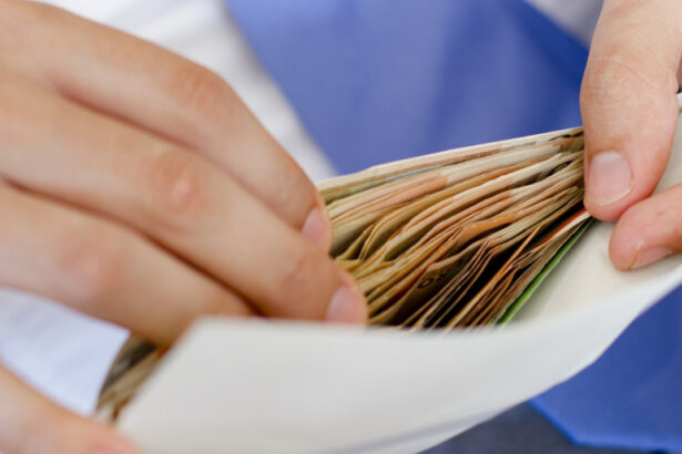 ocde avertizeaza ca munca la negru ramane extinsa in romania ce efecte au salariile in plic asupra economiei 69b9247526119