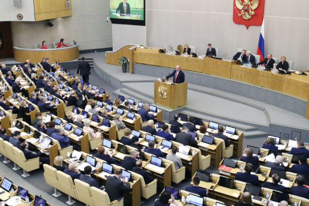 parlamentul lui putin reinvie poporul sovietic si cere pedepsirea rusilor care neaga genocidul acestuia la ani de inchisoare 69c2a52f2d651