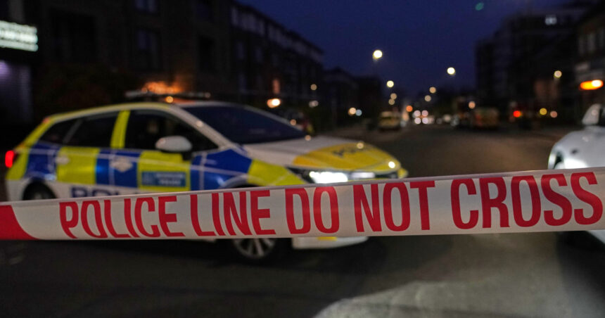 patru ambulante au fost incendiate la londra intr un atac considerat antisemit 69c0eda228b0e