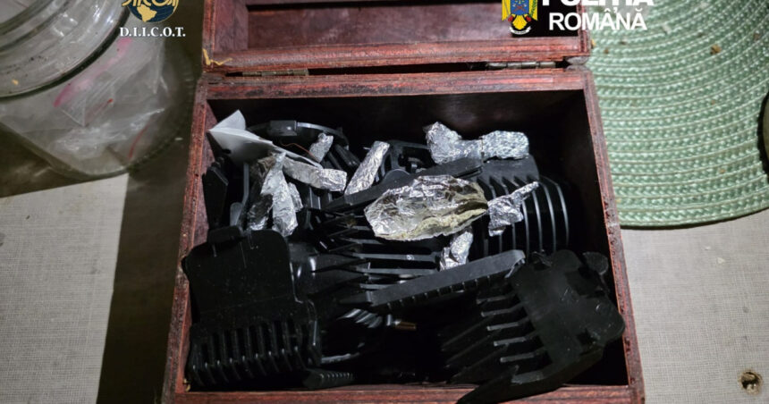 perchezitii la presupusi traficanti de droguri de mare risc foloseau doua fete de 13 si 15 ani pentru distributie 69cbb8fddba6f