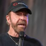 povestea de dragoste dintre chuck norris si gena okellei actorul s a stins din viata la varsta de 86 de ani lasand multa durere in sufletul sotiei 69c3e4afbf22d