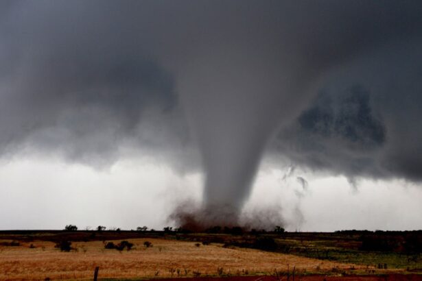 povestea omului care a ramas captiv in interiorul unei tornade si a scapat cu viata 69c544dfc410a