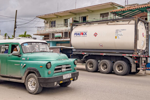 pretentie nerusinata cuba scandalizata de cererea ambasadei sua la havana de a importa motorina pentru functionarea sediului 69beefbd7cb83