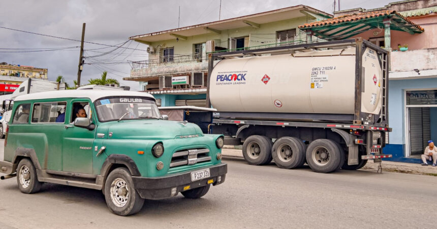 pretentie nerusinata cuba scandalizata de cererea ambasadei sua la havana de a importa motorina pentru functionarea sediului 69beefbd7cb83
