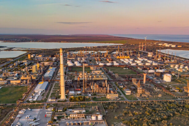 reviziile la petromidia si vega s au finalizat cu succes rafinariile vor reveni la capacitatea optima in urmatoarele zile 69c68821205c1