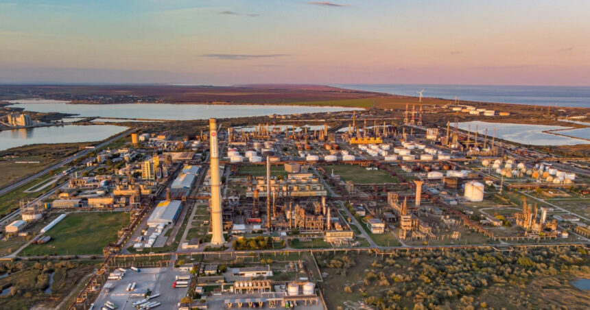 reviziile la petromidia si vega s au finalizat cu succes rafinariile vor reveni la capacitatea optima in urmatoarele zile 69c68821205c1