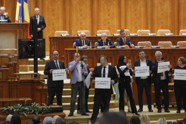 sanctiunea primita de trei parlamentari pentru scandalul facut la dezbaterea din plen privind cererea sua 69b932b19756a