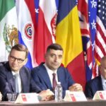 simion aur in sua alaturi de apropiati ai lui trump transmitem un mesaj care ne doare pe noi vrem democratie in romania 69c503e35720c