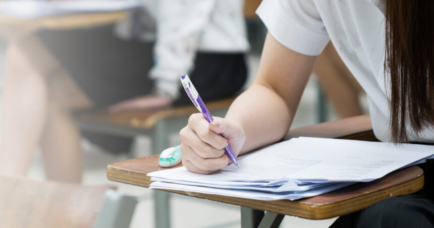 simulare bac 2026 la limba romana cerintele pentru elevi si tema eseului de la subiectul al iii lea 69c11bb12ac82