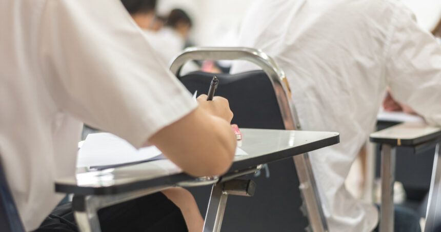 simulare bacalaureat 2026 elevii au primit subiectele la proba la alegere a profilului cum sunt structurate cerintele 69c390e35aeca