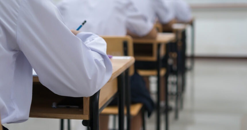 simulare bacalaureat 2026 reguli stricte pentru elevi ce greseli duc la eliminarea din examen 69bf9fe1bb832