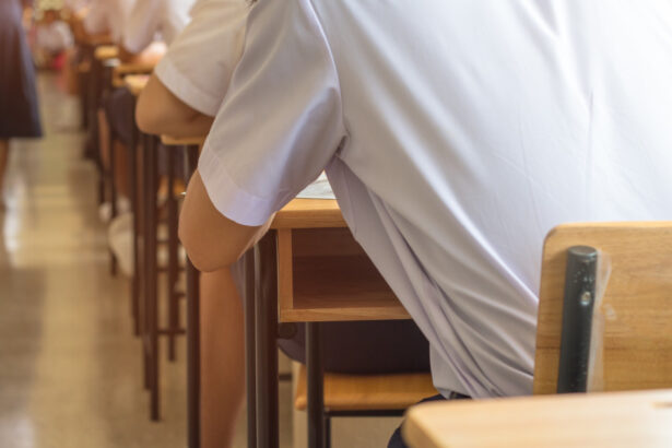 simulare evaluarea nationala 2026 subiecte la matematica ce exercitii au avut de rezolvat elevii in sala de examen 69b9214a459af