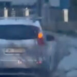 sofer din bistrita surprins in timp ce tara un trunchi de copac de 16 metri pe carosabil 69c79a4f518c7