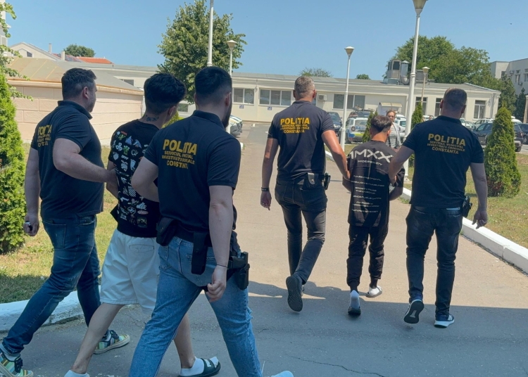 surse judiciare indivizii care au spart de doua ori magazinul emag au tabarat pe o femeie de 94 de ani tot in aceeasi zona declaratia inculpatilor 69c5d641ef804