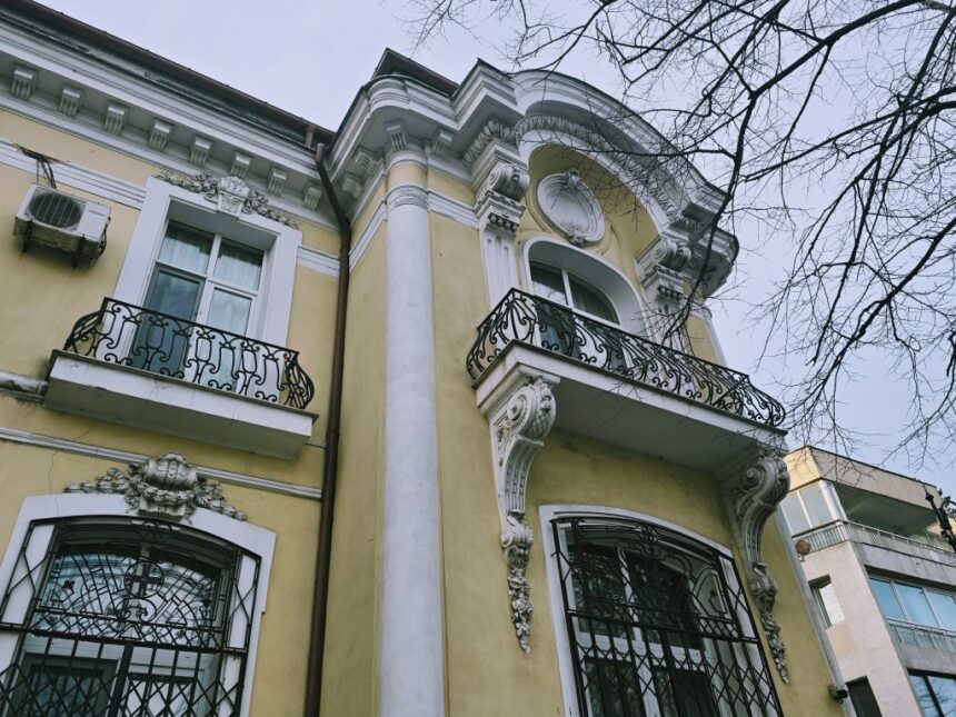 teodosie nu se lasa actiuni in instanta pentru pastrarea vilei monument istoric primita in folosinta prin decret semnat de nicolae ceausescu 69cb88627b0d1