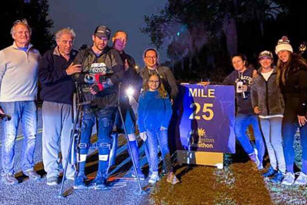 un barbat paralizat din statele unite a terminat maratonul cu ajutorul unui costum exoschelet va intra in cartea recordurilor 69ba6dc21feca