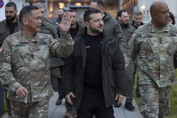 un general american s a imbatat in timpul unei cine la kiev si a pierdut documente secrete nu a fost vreo restrictie 69b916258a996