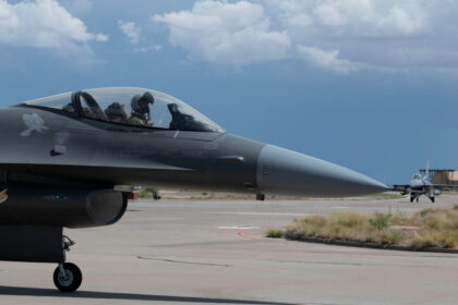 video atac armat la o baza militara din sua un mort si un ranit la holloman in new mexico 69babc257c3e3