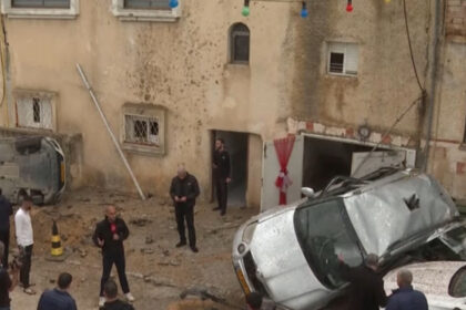 video atac iranian cu rachete langa tel aviv armata israeliana anunta mai multe zone lovite sase persoane au fost ranite in kafr qasim 69c4f3e1e122f