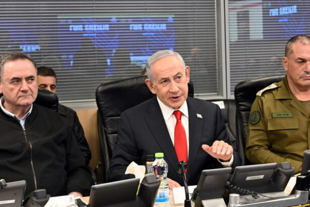 video benjamin netanyahu a aparut in public ca sa demonstreze ca nu a fost ucis 69ba6ed079a5b