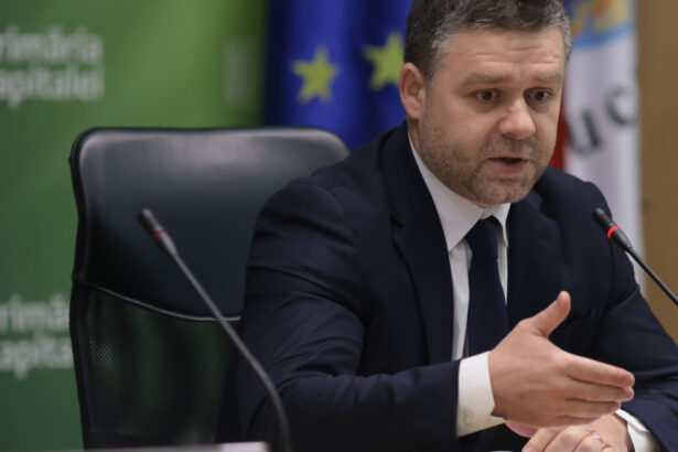 video ciucu a anuntat restructurari la primaria capitalei sute de posturi vizate si economii de aproape 28 de milioane de lei 69c52e8bb7d18