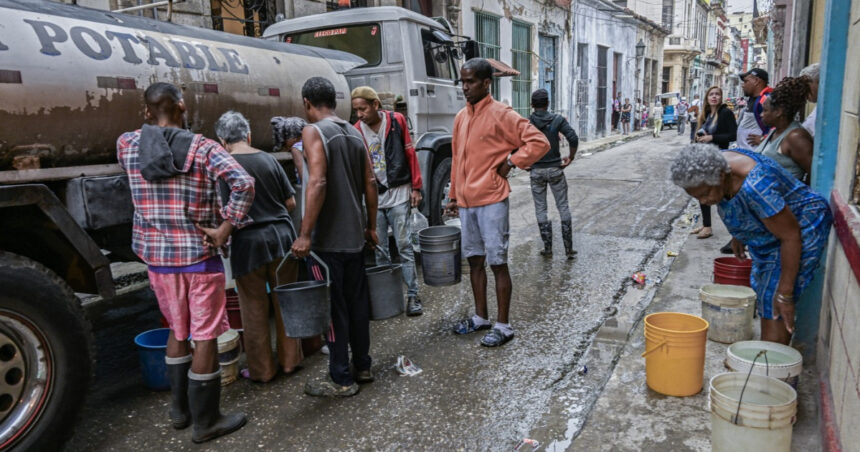 video cuba se pregateste pentru o posibila invazie a sua in timp ce criza de combustibil si electricitate lasa havana fara apa 69bed01798e87