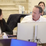 video derapaj in parlament caciu a batut cu pumnul in masa si a strigat la presedinta comisiei de buget vreau raspuns 69b96844159df