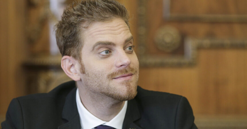 video ilan laufer si gemenii sai de 5 ani au fost loviti de o masina cand traversau strada pe trotineta in bucuresti 69b9284aabcaa