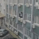 video o politista din valcea a fost surprinsa in timp ce spala geamurile la serviciu conducerea ipj a declansat o ancheta interna 69c114bb242aa