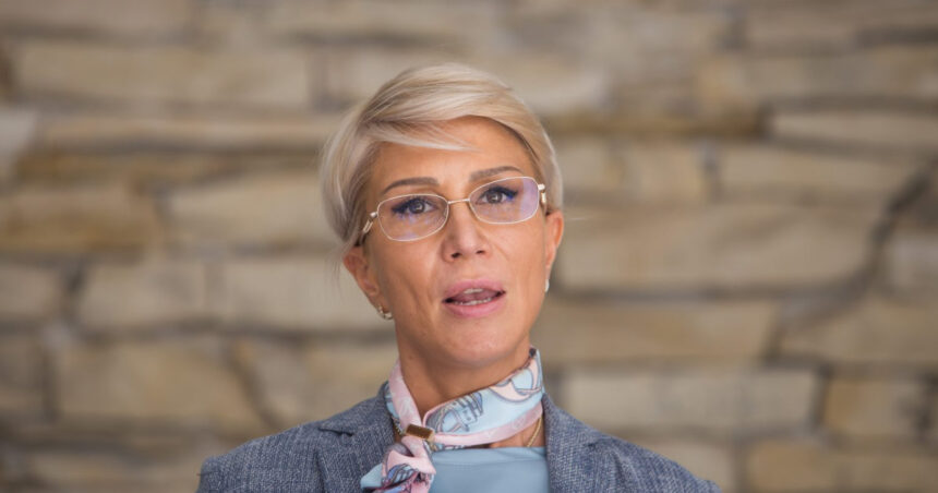 video raluca turcan ii cere lui adrian caciu sa i prezinte scuze urgent liberalei gabriela horga si face comparatii cu violenta domestica 69b971d9251f8