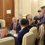video scandal la dezbaterea bugetului mapn un ales al opozitiei a dat buzna in sedinta miruta a facut armata atacuri intre pnl si psd 69b942fb4df6d