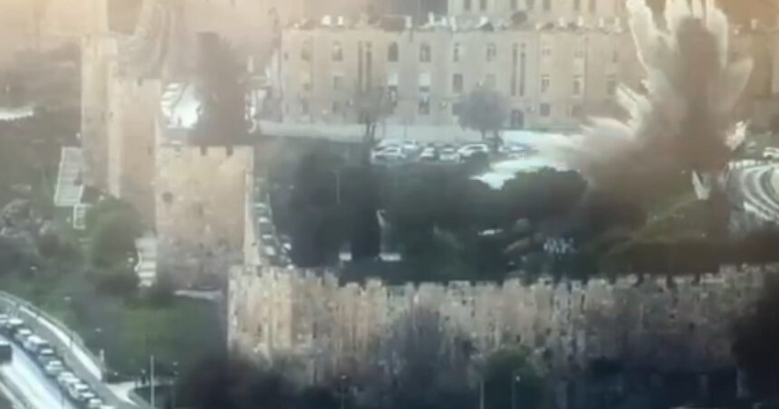 video un proiectil a cazut in orasul vechi din ierusalim in apropierea locurilor sfinte 69bda5454869b