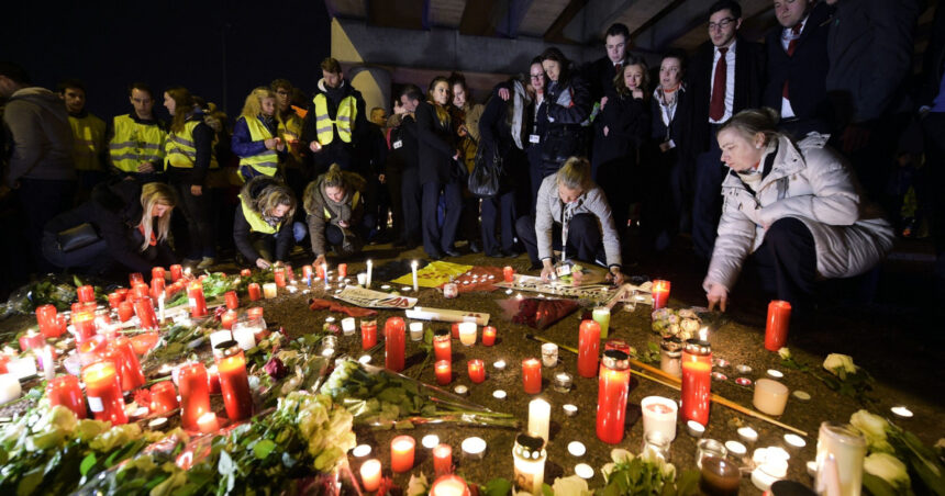 zece ani de la atentatele teroriste jihadiste de la bruxelles 32 de oameni au murit atunci iar peste 300 au fost raniti 69bfc2ad5414a