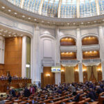 zi decisiva pentru buget vot final in parlament dupa negocieri tensionate in coalitie premierul bolojan participa la plenul reunit 69bcf5dc1f559